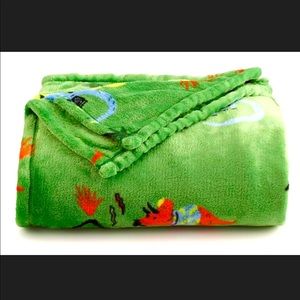 SUPER SALE The Big One 🦖 Dinosaur 🦕Oversized Throw 5’ x 6’